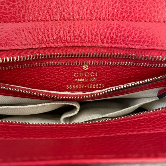 Gucci Pebble Leather handbag - Picture 8 of 11